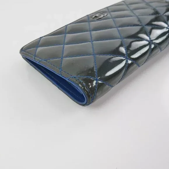 Authentic CHANEL Green Quilted Patent Leather CC Long Wallet Coin Purse